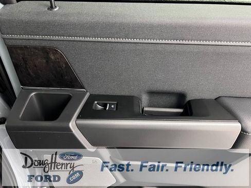 New 2026 Ford F250 Lariat w/ Black Appearance Package image 31