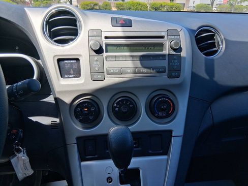 Used 2009 Toyota Matrix S FWD image 21
