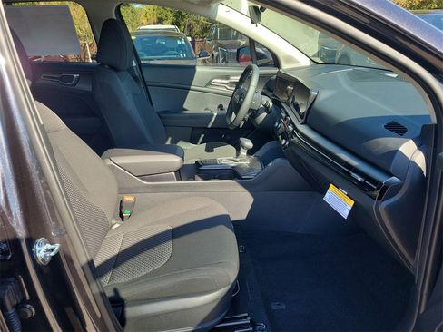 New 2026 Kia Sportage LX image 7