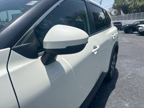 Used 2022 Nissan Rogue SV AWD/4WD image 13