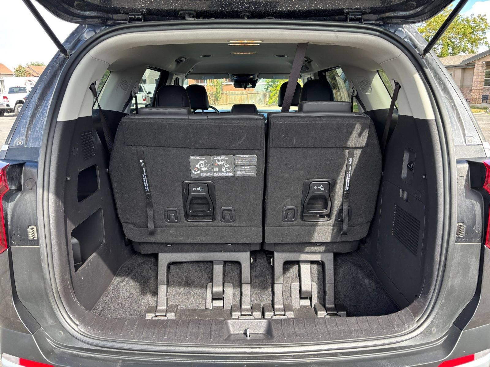 Used 2026 Kia Carnival FWD image 33