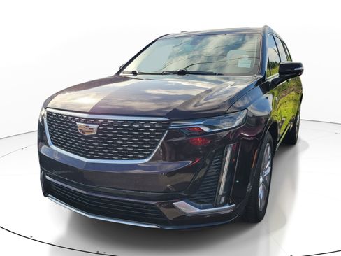 Used 2020 Cadillac XT6 Premium Luxury FWD image 3