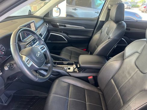 Used 2020 Kia Telluride EX AWD/4WD image 4