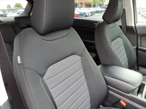 Certified 2022 Ford Edge SE w/ Black Appearance Package image 12