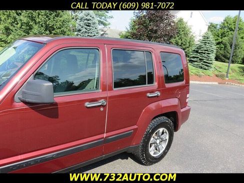 Used 2008 Jeep Liberty Sport image 20