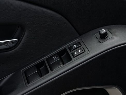 New 2025 Nissan Frontier SV w/ SV Convenience Package image 7