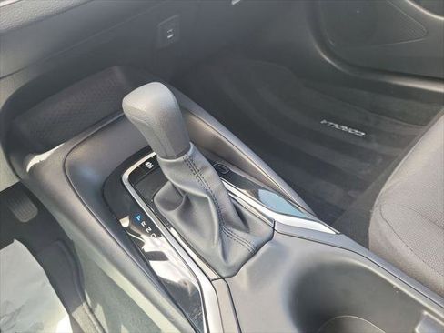 Certified 2025 Toyota Corolla LE image 28