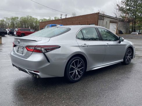 Used 2024 Toyota Camry SE FWD image 7