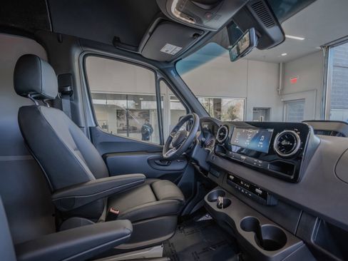 New 2025 Mercedes-Benz Sprinter 2500 image 21