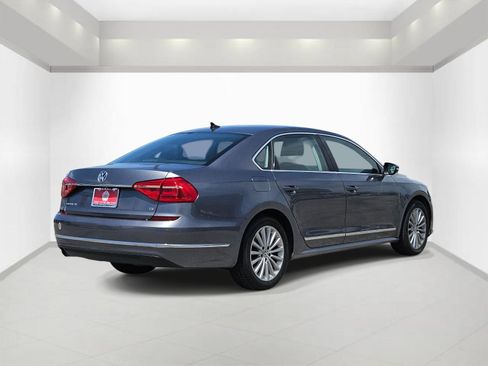 Used 2016 Volkswagen Passat 1.8T SE FWD image 4