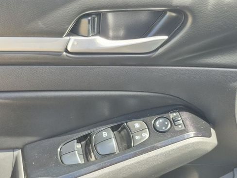 Certified 2024 Nissan Altima 2.5 SR FWD image 8