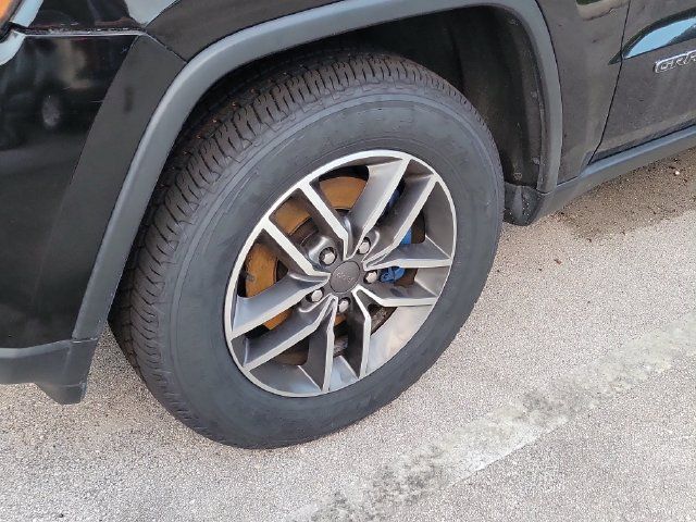 Used 2020 Jeep Grand Cherokee Laredo w/ Quick Order Package 2BN North AWD/4WD image 4