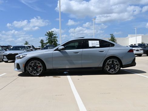 New 2027 BMW 530i w/ M Sport Package RWD image 5