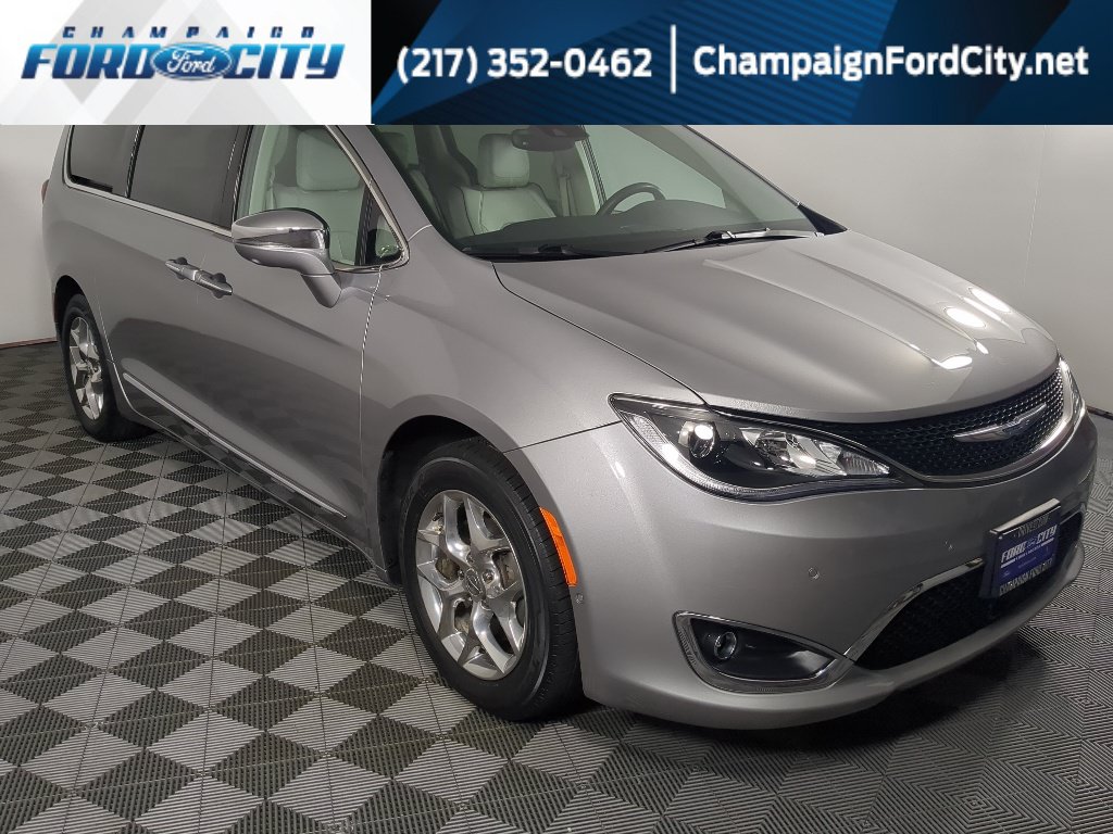 Used 2017 Chrysler Pacifica Limited w/ UConnect Theater Package FWD image 1
