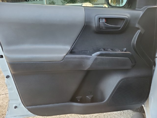 Used 2022 Toyota Tacoma SR w/ SR Convenience Package RWD image 12