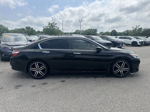 Used 2017 Honda Accord Sport Special Edition image 3