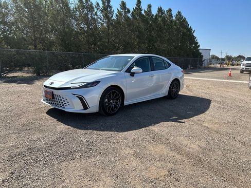 Used 2025 Toyota Camry XSE FWD image 1