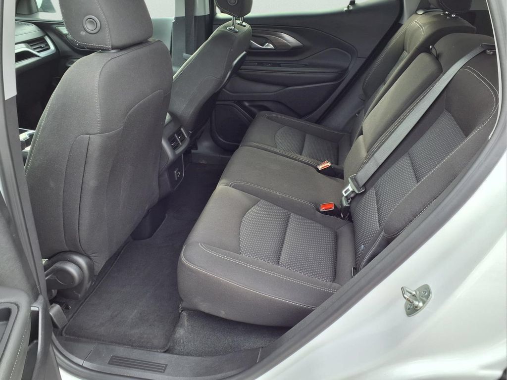 Used 2024 GMC Terrain SLE FWD image 23