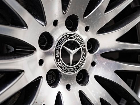 Certified 2025 Mercedes-Benz GLC 300 4MATIC image 8