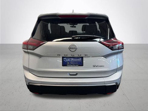 Used 2024 Nissan Rogue SV AWD/4WD image 5