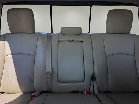 Used 2017 RAM 1500 Laramie w/ Convenience Group image 18