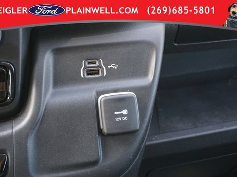 Used 2025 RAM ProMaster 2500 w/ U-Haul Equipment Group FWD image 21