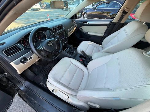 Used 2017 Volkswagen Jetta SE FWD image 19