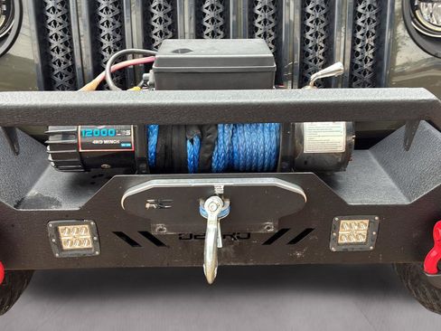 Used 2016 Jeep Wrangler Sport image 16