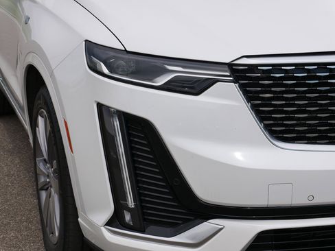 Used 2024 Cadillac XT6 Premium Luxury w/ LPO, Floor Liner Package AWD/4WD image 15