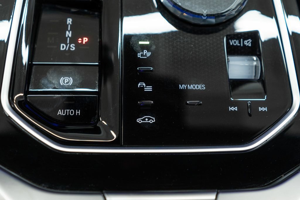 Used 2023 BMW 760i xDrive AWD/4WD image 30