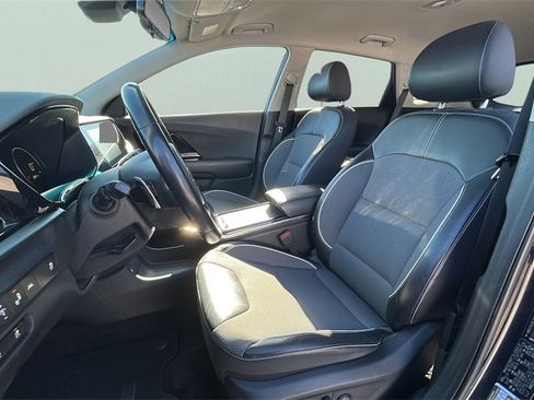 Used 2020 Kia Niro EX w/ Cold Weather Package image 15