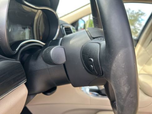 Certified 2022 Jeep Grand Cherokee Limited image 39