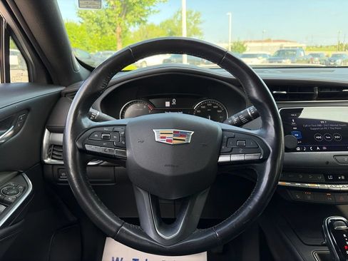 Used 2020 Cadillac XT4 Premium Luxury FWD image 19