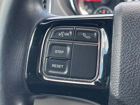 Used 2019 Dodge Grand Caravan SXT FWD image 21
