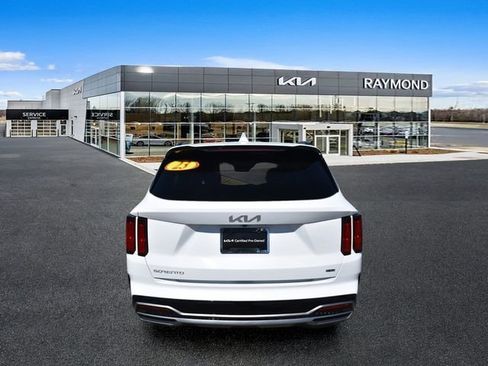 Certified 2023 Kia Sorento SX AWD/4WD image 4