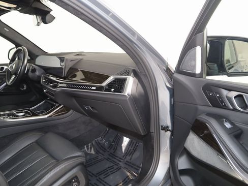 Used 2023 BMW X7 M60i w/ Executive Package image 57