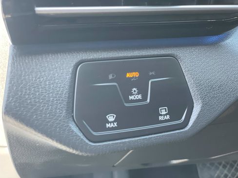 Certified 2023 Volkswagen ID.4 Pro RWD image 21