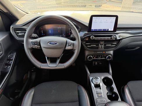 Used 2025 Ford Escape ST-Line image 14