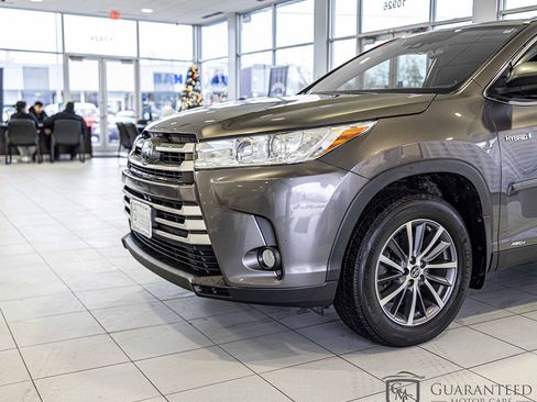 Used 2019 Toyota Highlander XLE AWD/4WD image 5