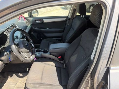 Used 2019 Subaru Outback 2.5i Premium AWD/4WD image 3