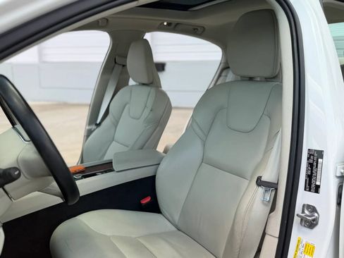 Used 2021 Volvo S60 T5 Momentum FWD image 19
