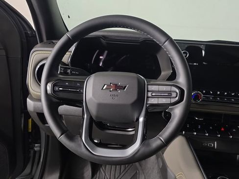 Used 2024 Chevrolet Colorado ZR2 w/ ZR2 Convenience Package III AWD/4WD image 12