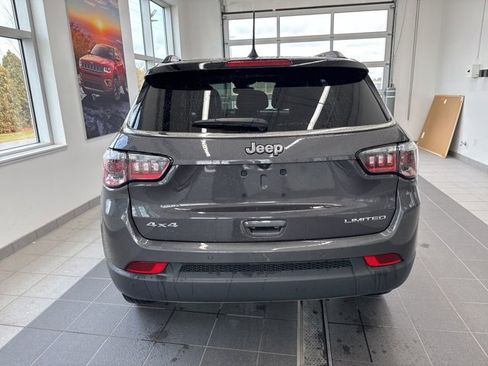 Used 2024 Jeep Compass Limited image 4