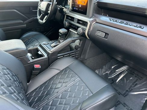 Used 2025 Toyota Tacoma SR5 RWD image 19