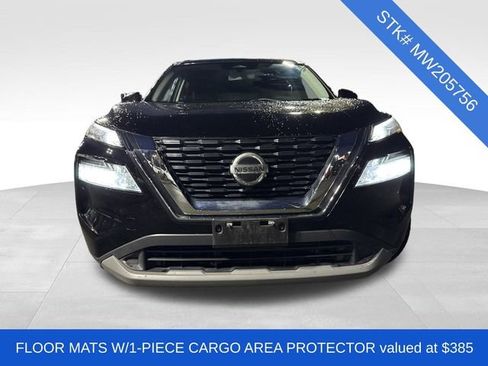 Used 2021 Nissan Rogue SV image 2