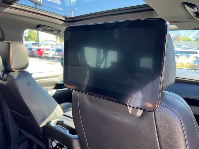 Used 2021 GMC Yukon XL AT4 w/ AT4 Premium Plus Package AWD/4WD image 32