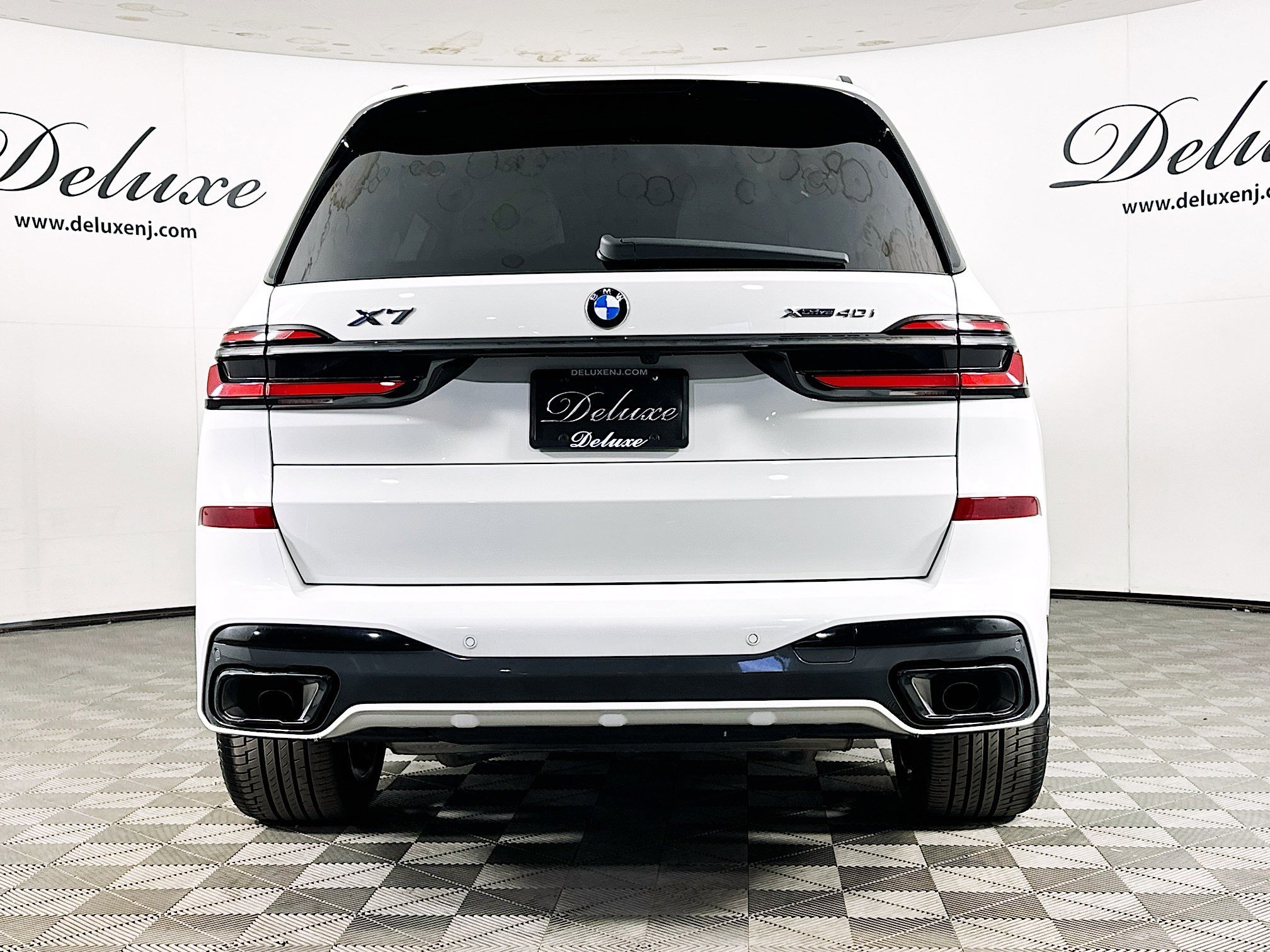 Used 2024 BMW X7 xDrive40i w/ Executive Package AWD/4WD image 5
