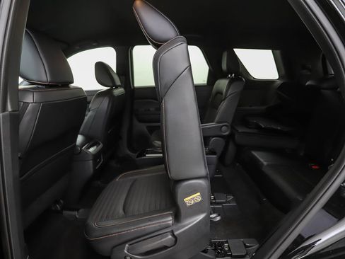 Used 2024 Nissan Pathfinder Rock Creek AWD/4WD image 24