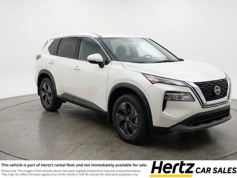Used 2025 Nissan Rogue SV image 1