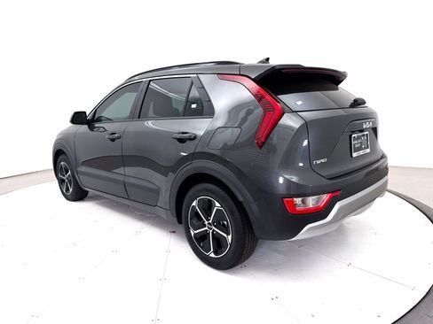 Used 2025 Kia Niro EX FWD image 16